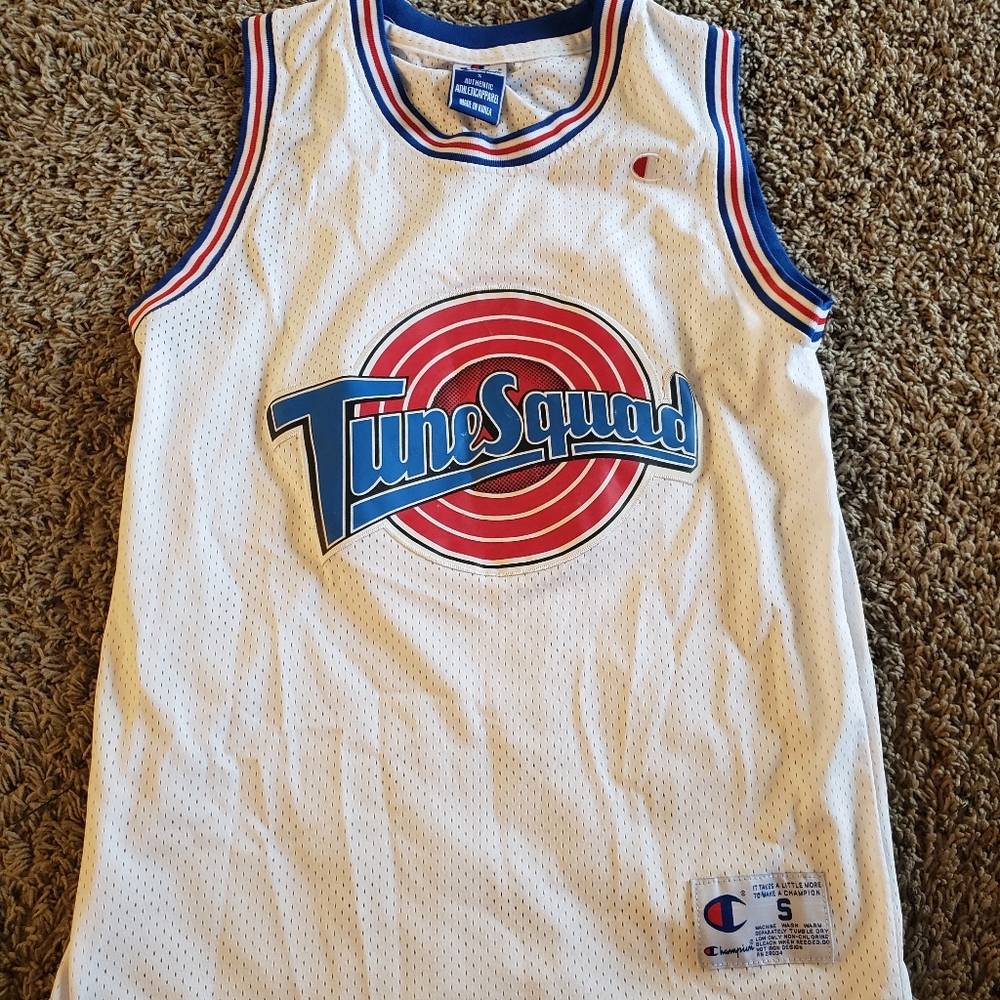 Looney Tunes jersey & accessories!